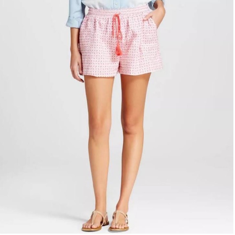 NWT Isani Coral Two-Tone Eyelet Shorts (M)